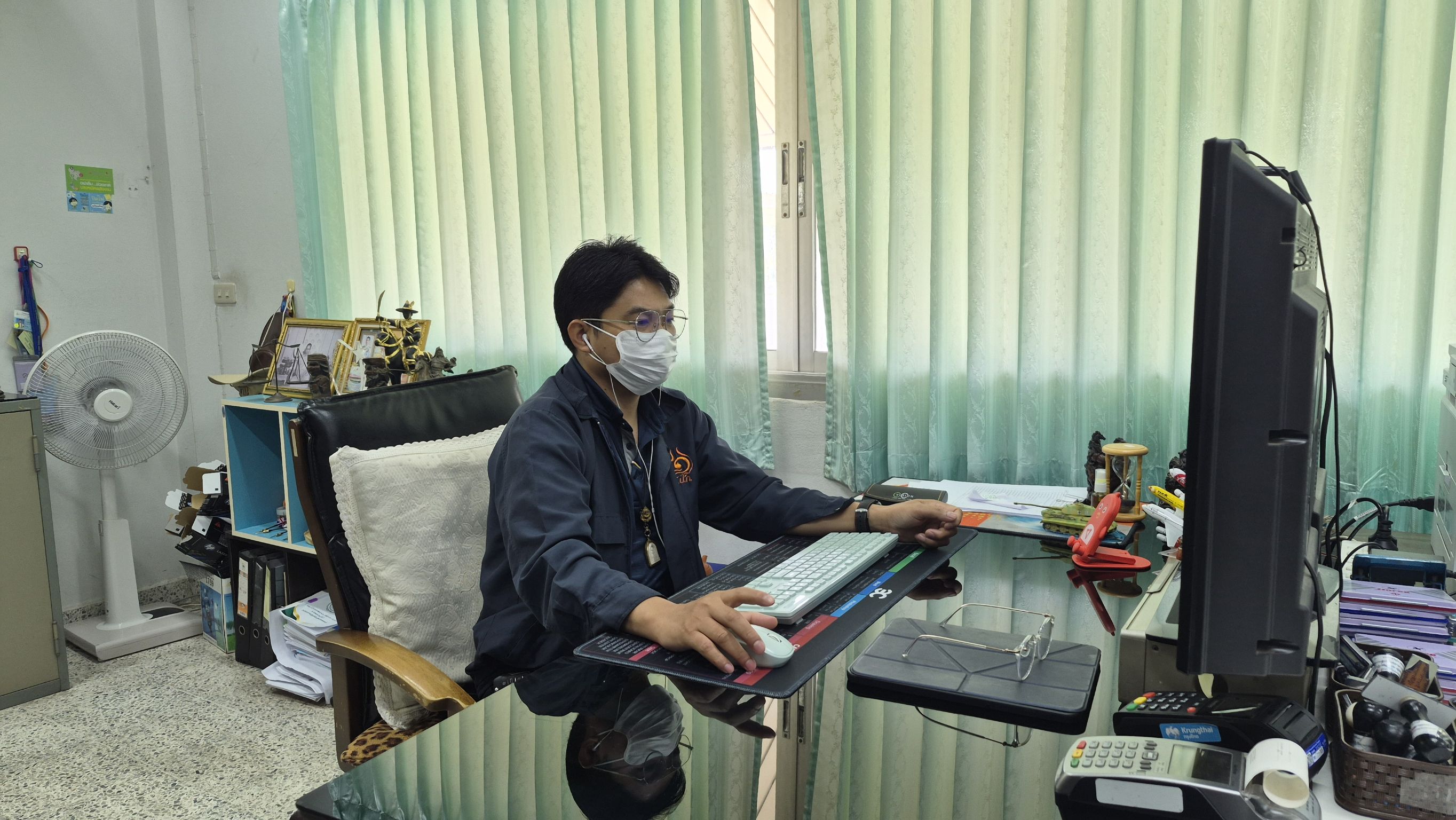 title - ปฏิรูปที่ดินจังหวัดเพชรบุรี มอบหมาย เจ้าหน้าที่ ส.ป.ก.เพชรบุรี ร่วมประชุม 